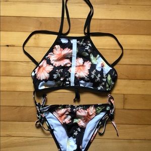 NEVER WORN, black floral bikini